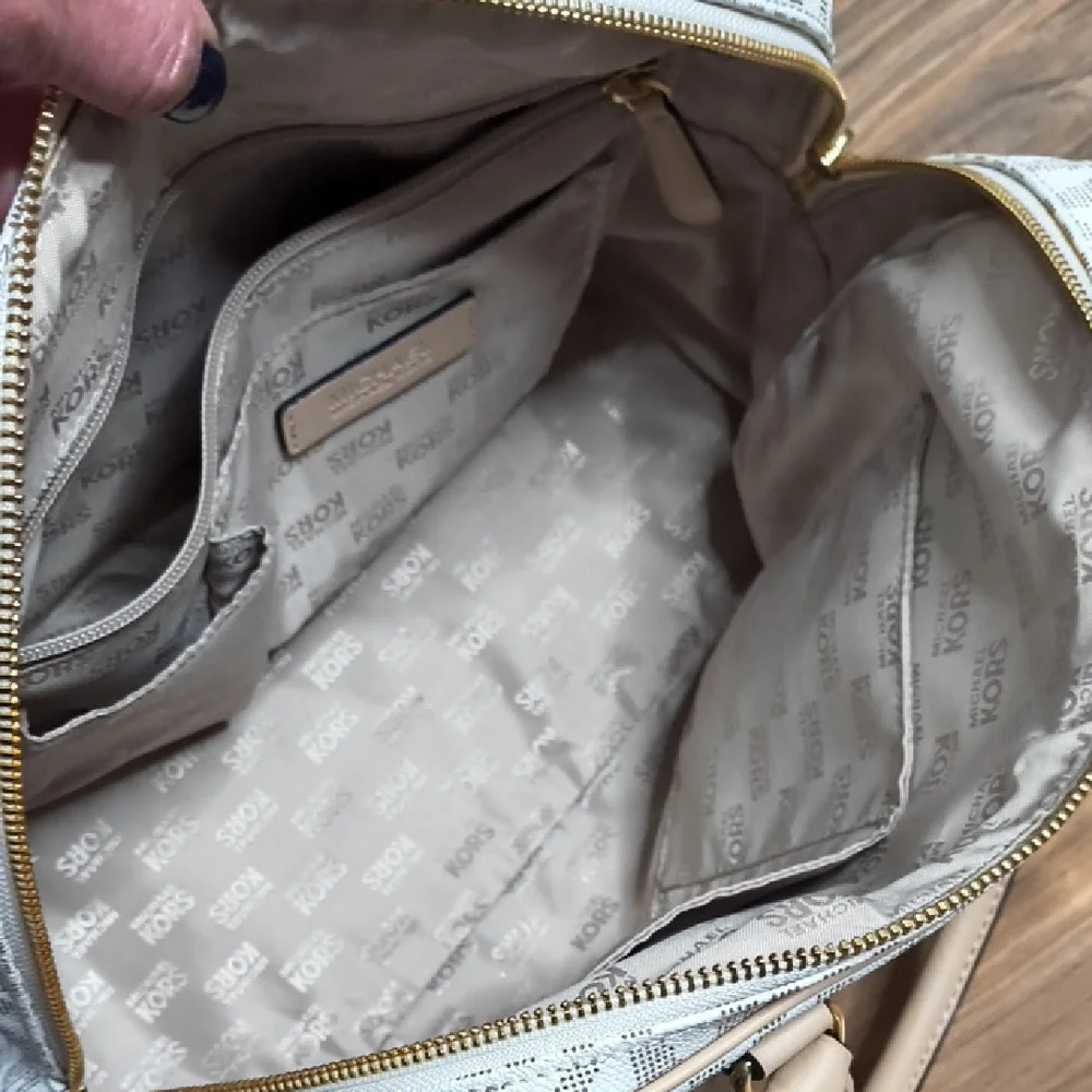 Michael Kors Beige Shoulder Bag